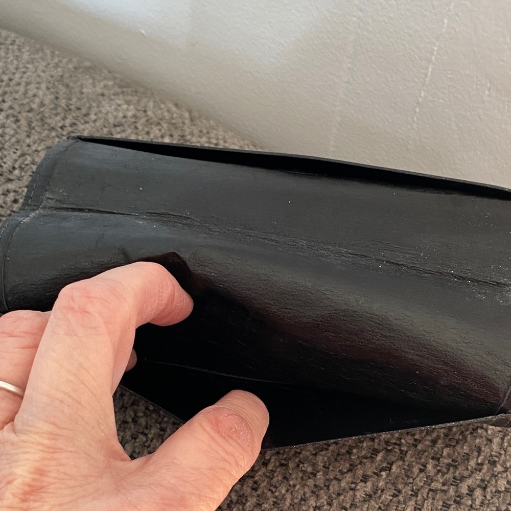 Fendi Tan and Black Logo checkbook holder - Picture 7 of 13